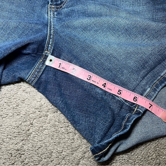 Silver Jeans Boyfriend Shorts Womens 32W/4.5L Distressed Blue Denim Mid Rise Zip - Picture 12 of 12